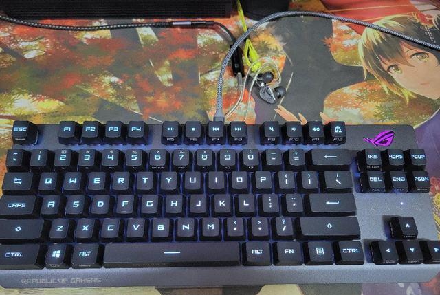 ROG游侠84键三模机械键盘，自研RX光轴，手感非常舒适棒