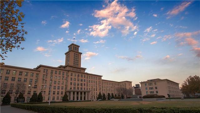 衣冠禽兽的大学教授,诱奸他的学生,事败之后居然将其活活掐死