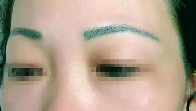 连衣裙 为什么“不建议”女生纹眉？“纹眉师”道出真相，庆幸自己没跟风