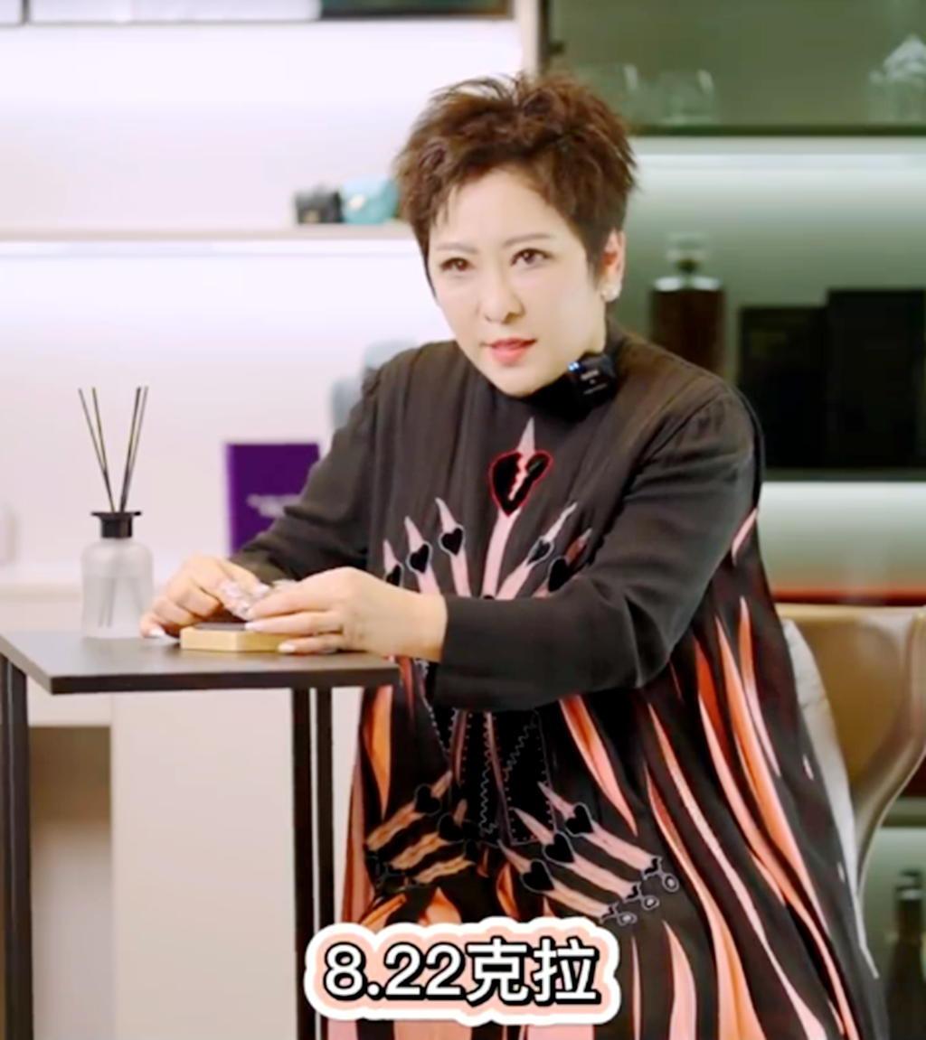 向太|向太首次分享蝴蝶珠宝戒指,主石是8点22克拉,还能拆成三部分来戴