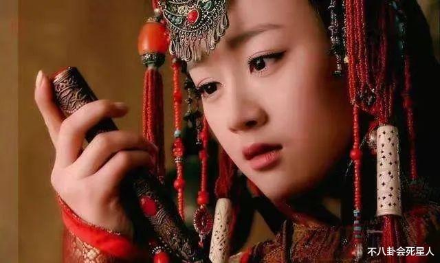 杨紫|明星审美误区,杨紫靠打针填充变“好看”,吴谨言追求“骨感美”