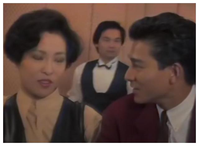 向太|向太晒年轻美照,纯天然颜值美艳动人,与刘德华同框氛围感好强