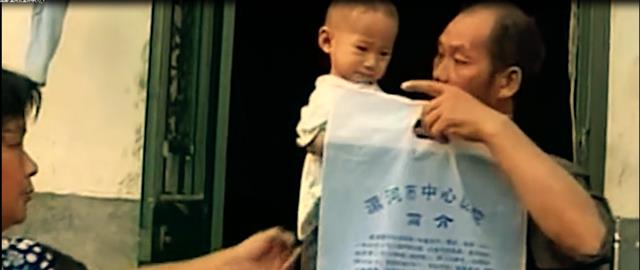 河南1岁半女童疑似怀孕,检查后在腹中发现胎儿,手术现场惊呆医生