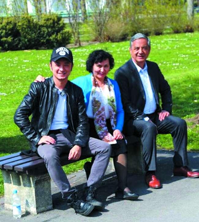 尼格买提|尼格买提娇妻官宣离婚!结婚10年膝下无子,两人早就不在一起了