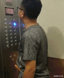 00后|耳机戴多了，耳朵好痛，而且里面还有液体，怎么办？