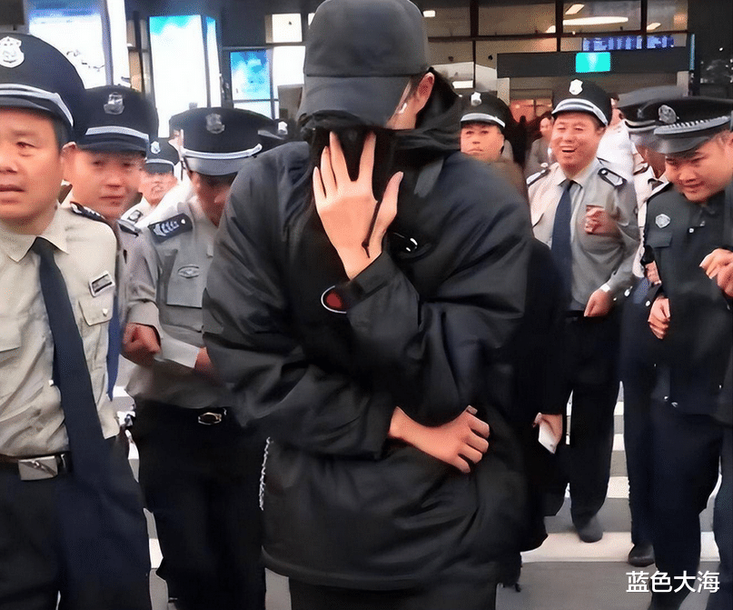 漱口水|出行排场大、助理徒手接漱口水、片酬高到离谱,内娱陋习何时休