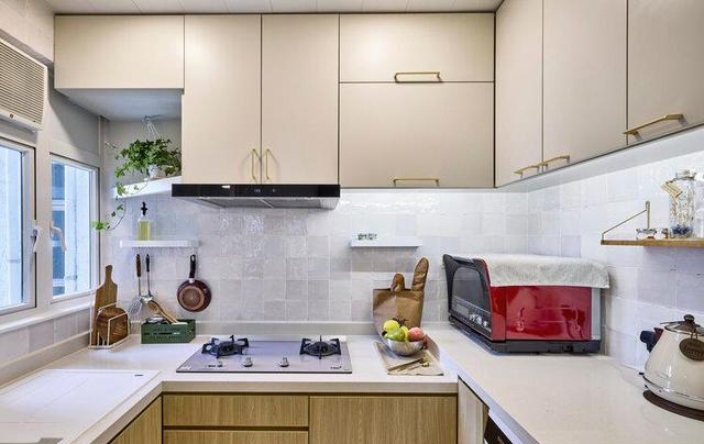 65岁夫妻退休生活照:住49㎡小家,一屋二人,日子过得简单又幸福