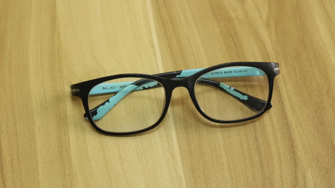 衰老|男人开始衰老,头部会有3个变化,若一个不占,说明还算年轻