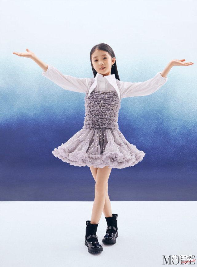 隋俊波|隋俊波首携8岁女儿拍大片，女儿樱桃小嘴长相精致，比妈妈还美