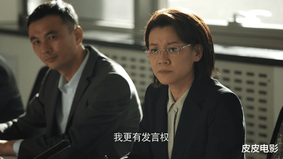 赵丽颖|赵丽颖插兜，雷佳音不下跪，细扒2022“十佳表演”名场面，真牛