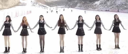 天津市|短裙美女在滑雪道跳舞被撞？滑雪场：都是剧本