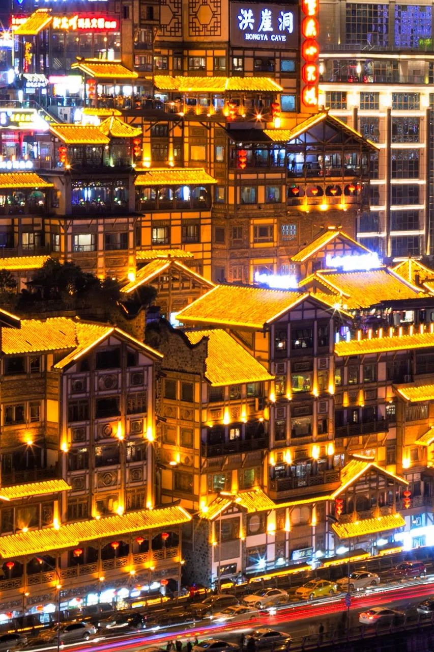 |久等了！中国罕见的“地铁式”旅游高铁正式通车，沿途好看好玩又好吃！