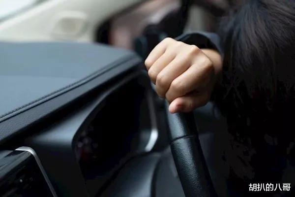 男子载女同事下班,对方从电瓶车摔伤致残后向其索赔23万