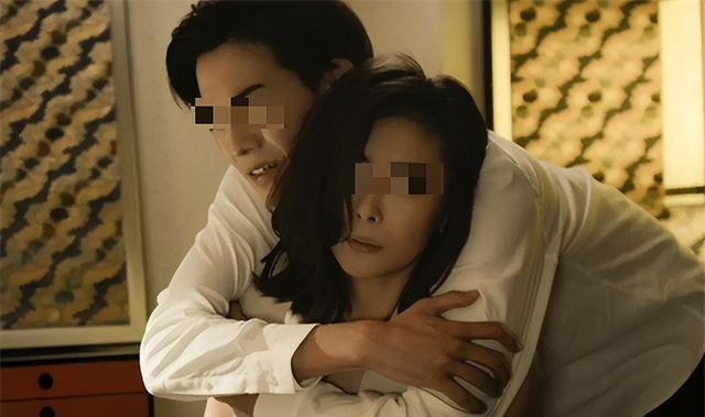 2001年，哈尔滨女老师畸恋男学生，在教室发生关系，最终酿成悲剧
