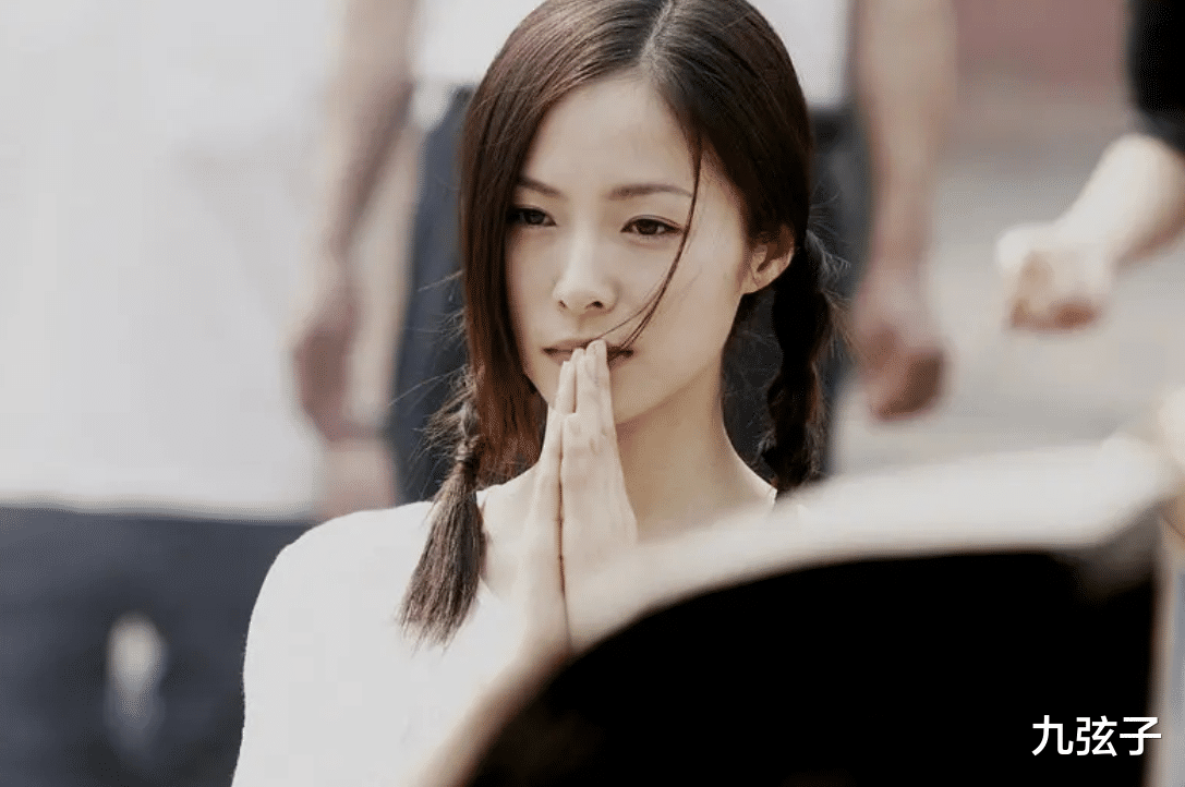 江一燕|功于设计、不可一世，江一燕终于还是搬起石头砸了自己的脚