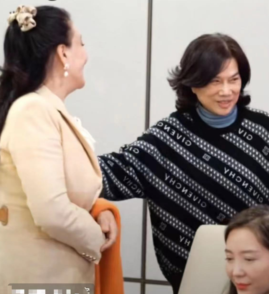 董明珠|同为霸道女总裁,董明珠儿子低调成功,张兰儿子汪小菲只娶女明星