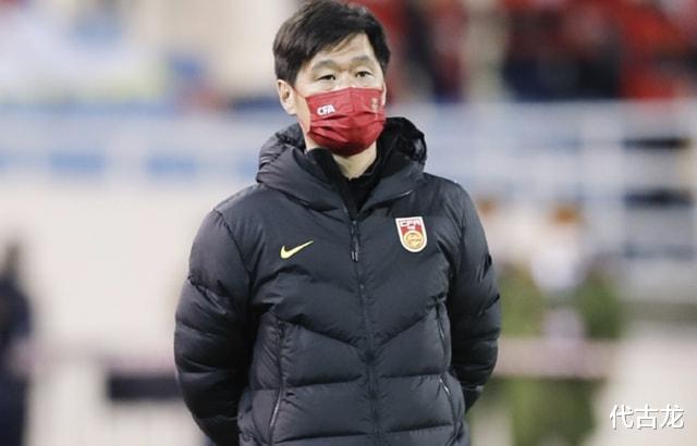 李霄鹏|中庸之辈！2连败两次道歉，李霄鹏水平差，除了听话一无是处