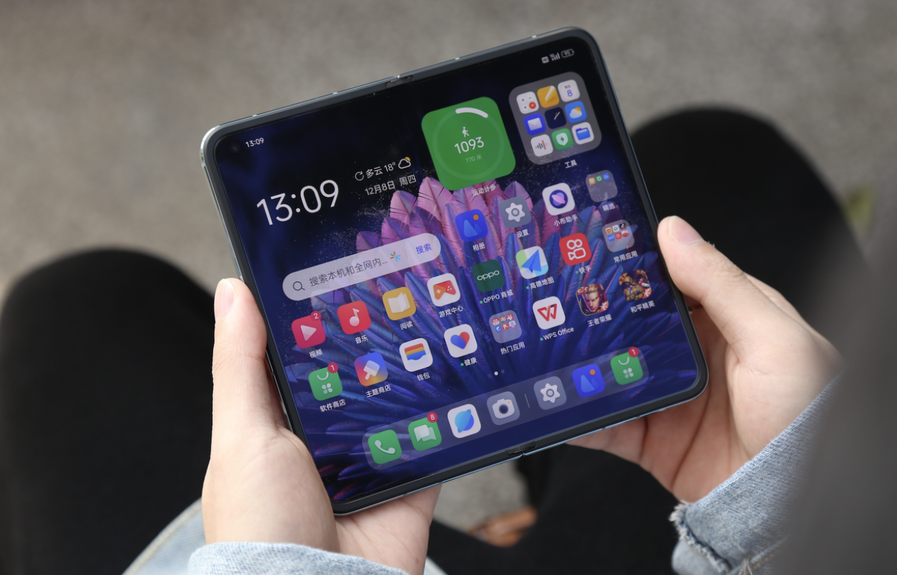 OPPO Find N2桌面信息量提高，悬停空间模式更易用