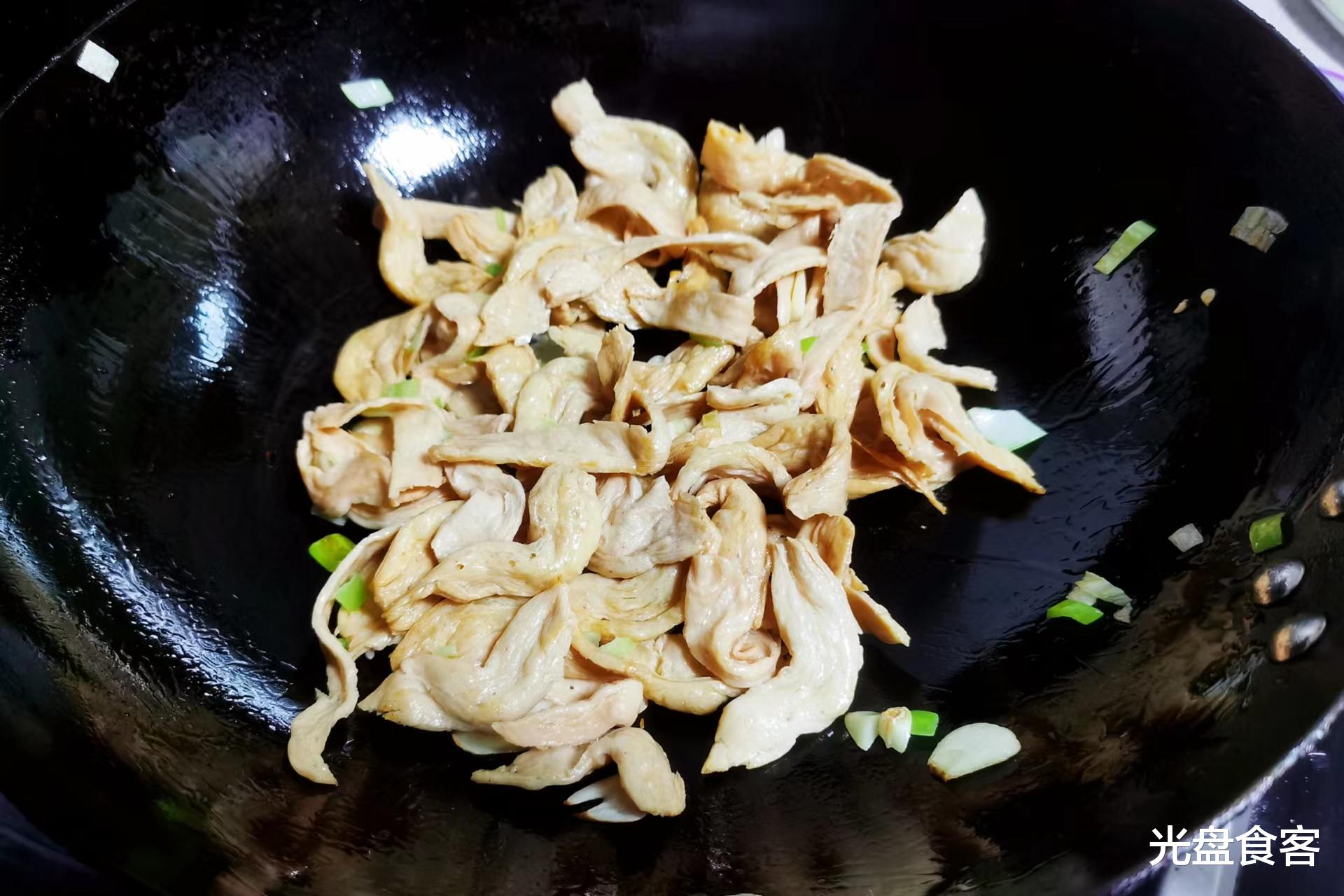 天冷了，遇到此菜别手软，一次多买点囤起来，随吃随取特方便