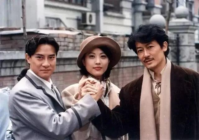 陈勋奇|香港老戏骨坐地铁无人识！含泪为家乡打气，女儿坠楼后独居内地