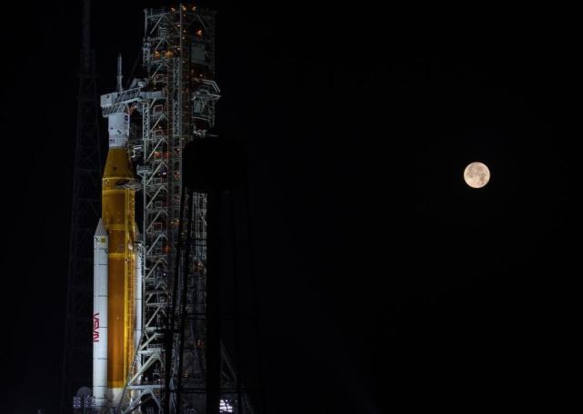 美国新登月计划被推迟,NASA局长硬扯中国,称不能让中国抢先登月