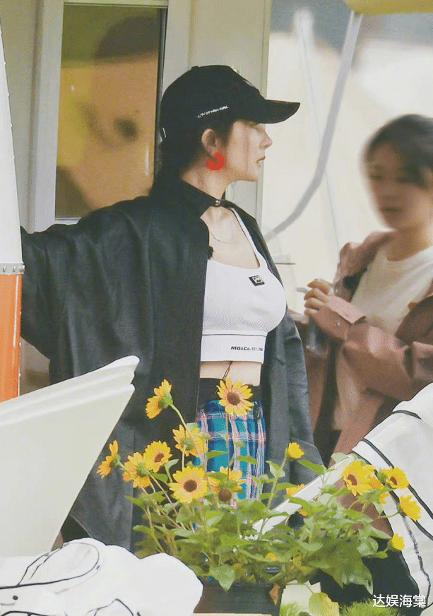 杨幂|《花儿与少年》开录，嘉宾IP归属地一致，杨幂赵今麦颜值超养眼！