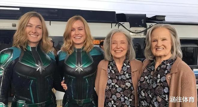 周润发|替身也太像了吧！刘亦菲、杨幂像照镜子，刘德华、周润发1比1复制