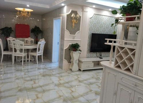 朋友全款180万买的新房,一进门我就被地砖雷翻了,审美太独特!