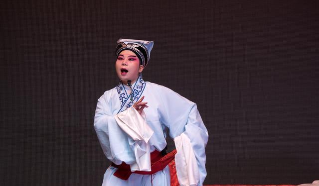 |400多年的长沙火宫殿，摇身变成网红景区，吃喝玩乐让人流连忘返