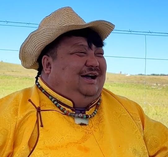 |“羊亡爷”恩克自曝瘦了,与好兄弟站一起时,肚子说不了谎