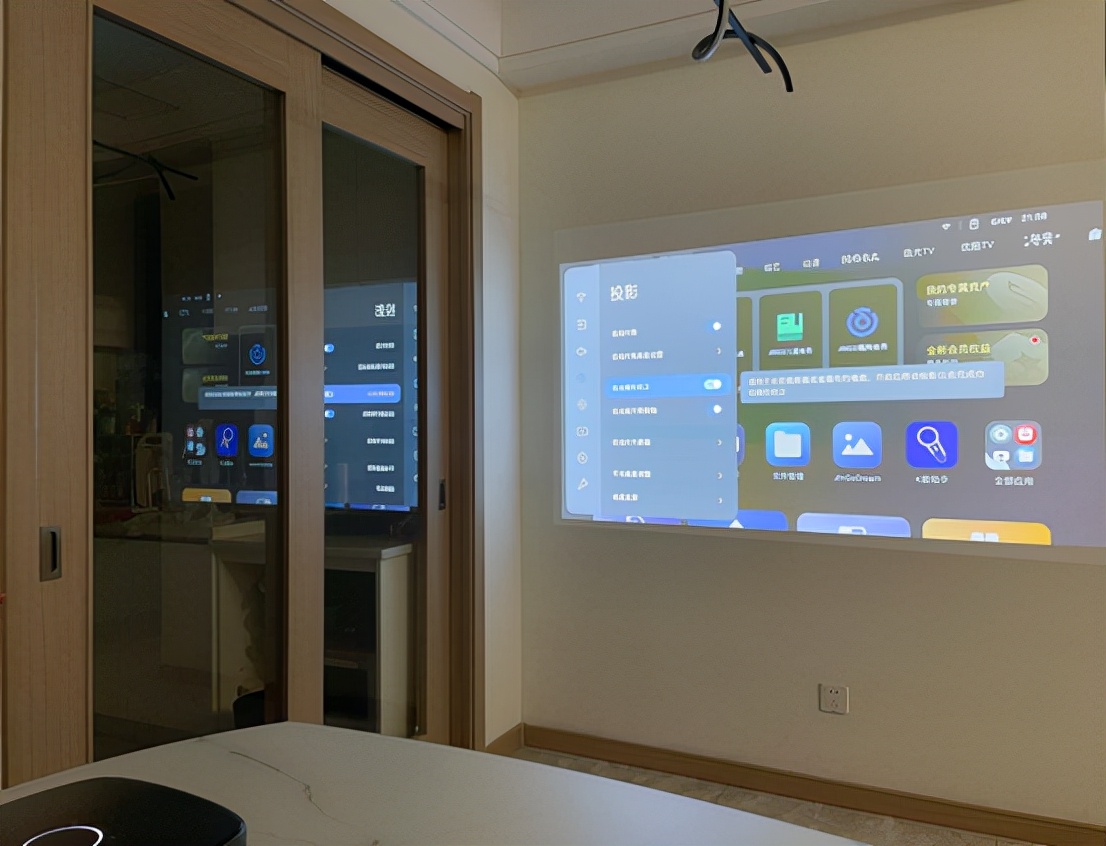 徕卡|徕卡调色的坚果J10S投影仪预售开启，值得买吗？