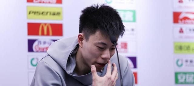 张镇麟|果然，张镇麟惨败，他竟被曾凡博碾压，因为他登陆NBA还困难重重