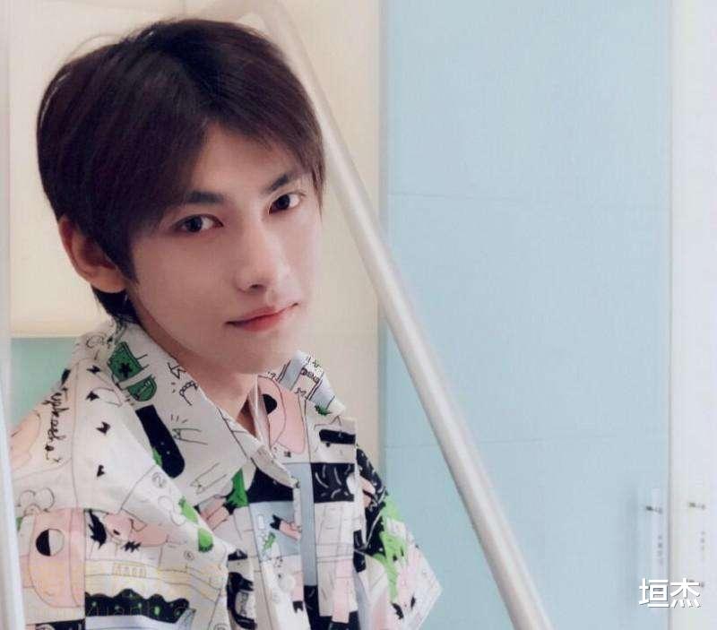 张九南|3天爆出了10个“情色瓜”！家暴、偷腥、当街亲吻，娱乐圈怎么了