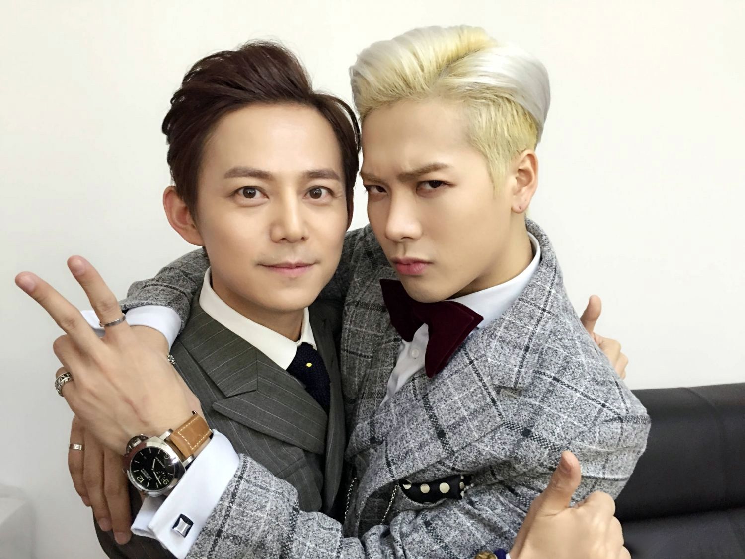 何炅|受人尊敬的何炅，如今却受诸多批评，他现在究竟有多惨？