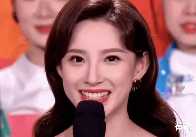 春晚|春晚8大亮点！撒贝宁嘴瓢，任鲁豫准时卡点，新主持撞脸奶茶妹妹