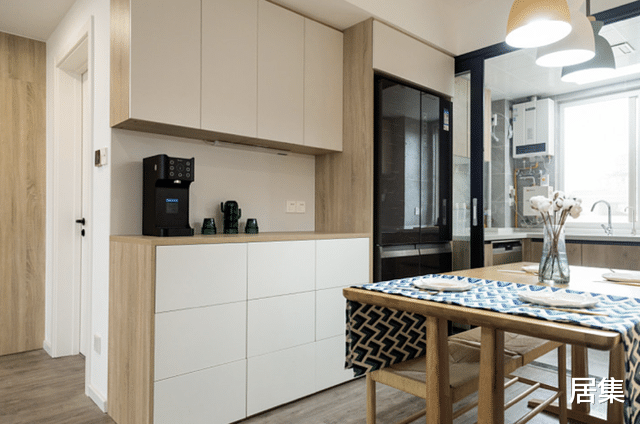 邻居看了他家的装修直呼后悔,简直太完美了,东西再多也不怕