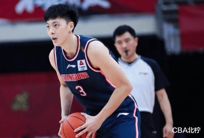 广东男篮|CBA三消息：广东外援重返长春，曾繁日确实离谱，胡明轩越打越好