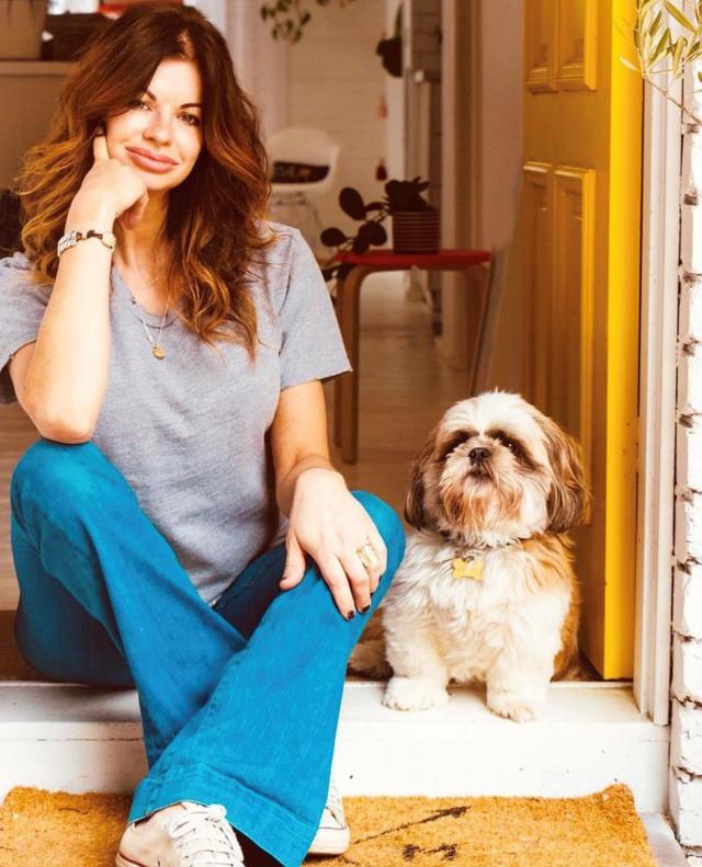 走进艺术家女主的家,不华丽但明艳动人,充满童话色彩,太美好