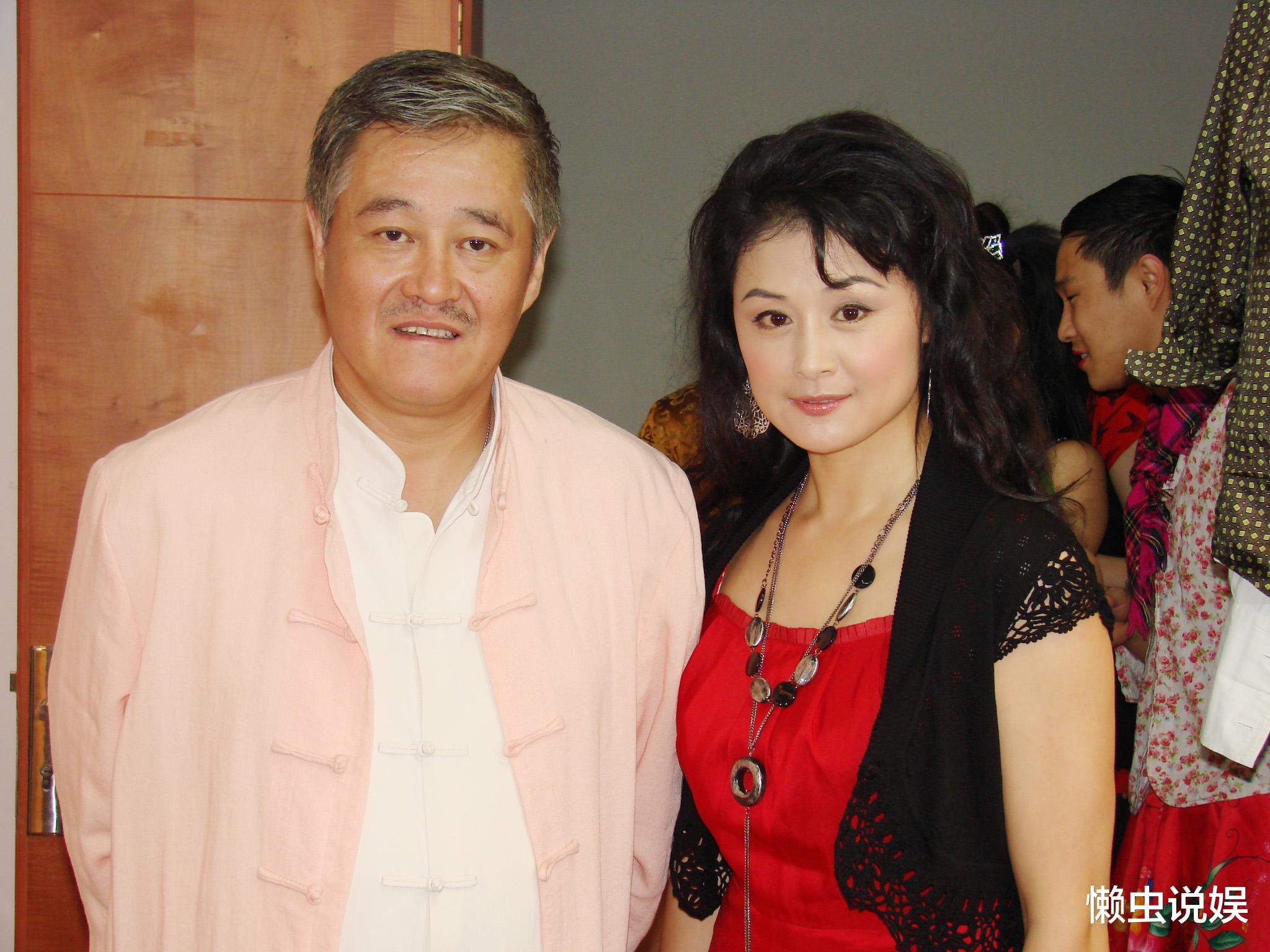 赵玉芳|赵本山女儿赵玉芳:“倒贴”300万下嫁穷小子,婚后被小4岁丈夫宠成宝