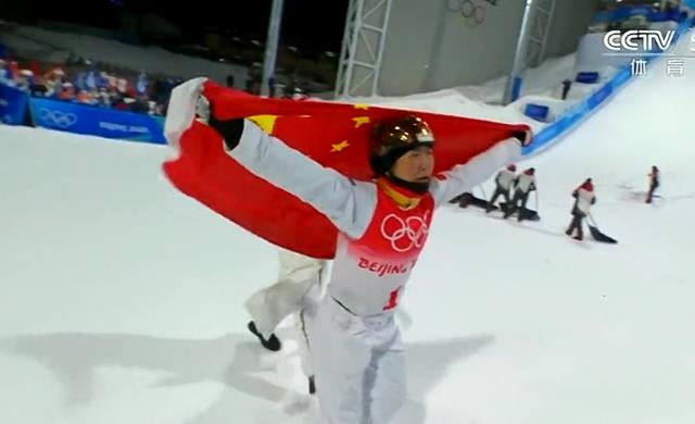 徐梦桃|奖牌榜：徐梦桃金牌圆梦，中国连升2名！激动落泪，五星红旗飘扬