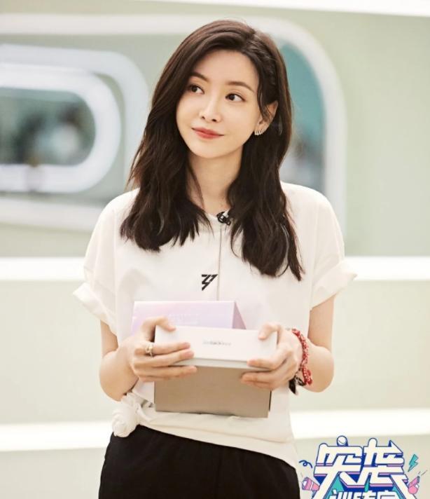 于文文|于文文成团夜拿下前3!《野蔷薇》虽迟但到的奖,终于还她一个第一