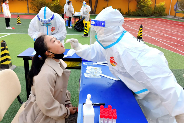 事业单位|核酸检测员不再是“临时工”？约700个名额带编制，专科生也能报