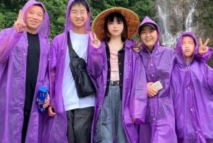 |孙海洋直播时有人喊国滨,孙爸霸气回怼,被赞脑子聪明说话有分寸