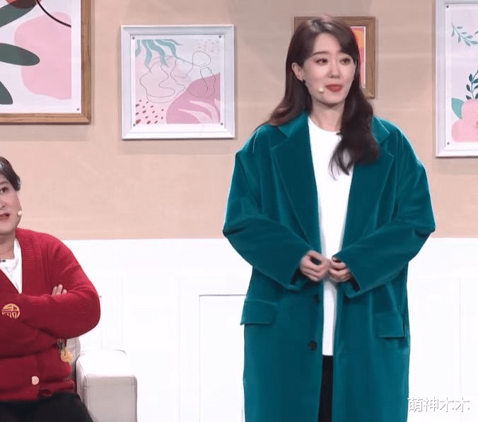 张小斐|张小斐堪称春晚带货王，全身都是爆款，万元大衣半小时断货