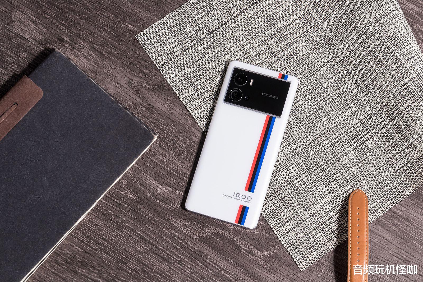 iqoo|“战况”全面升级!iQOO 9系列打响2022高端市场第一炮