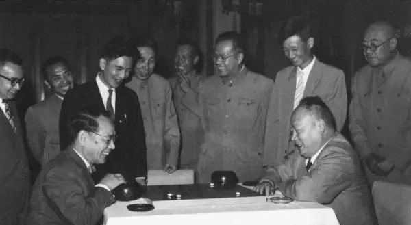 陈祖德|围棋泰斗陈祖德：首位战胜日本九段棋手的国手，逝世前仍不忘围棋