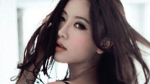 三人在酒店开房发生关系，和在家发生关系，法律上有何不同？