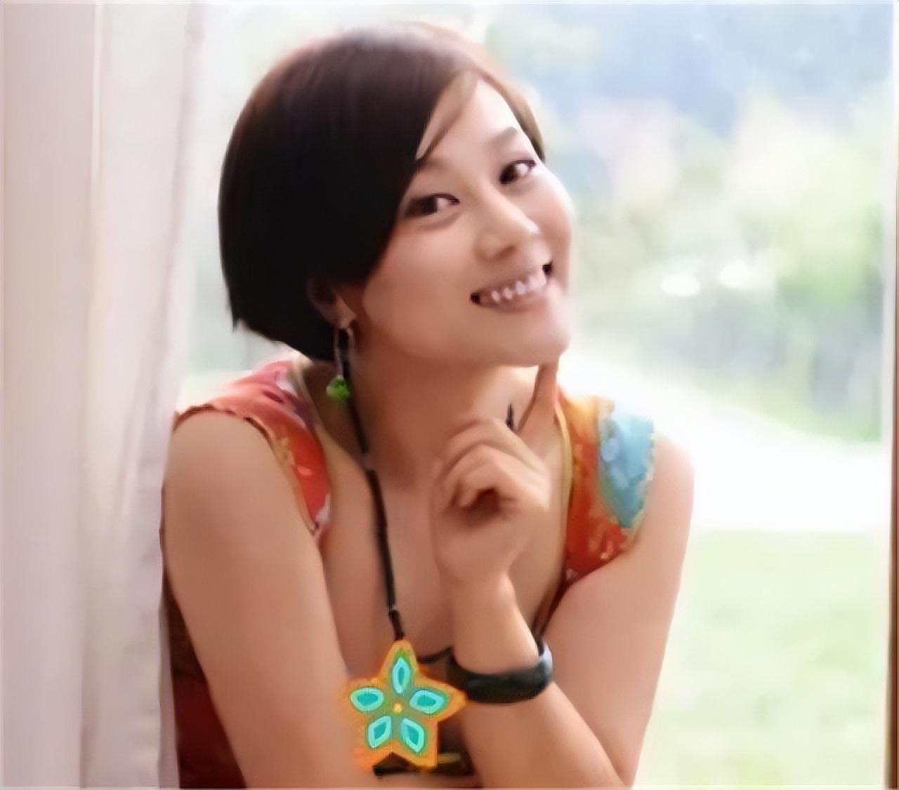 李萱|高秀敏女儿李萱近况：母亲去世继承丰厚财产，今谈及母亲哽咽落泪