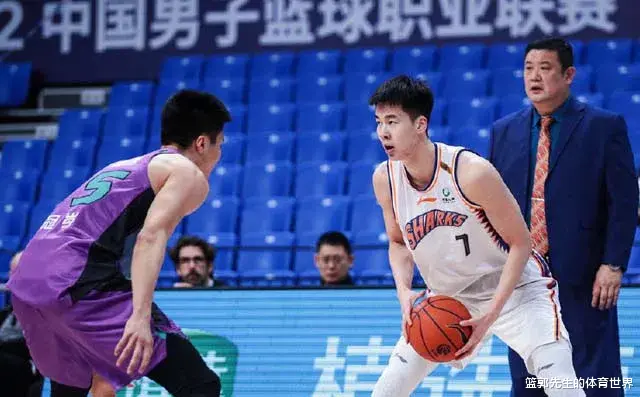 徐长锁|上海打出34-1攻击波，徐长锁竟没叫暂停，这是什么神仙主帅？