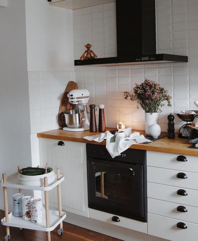 生活不是非白即黑,用温柔原木色来映衬,这个家的配色太爱了